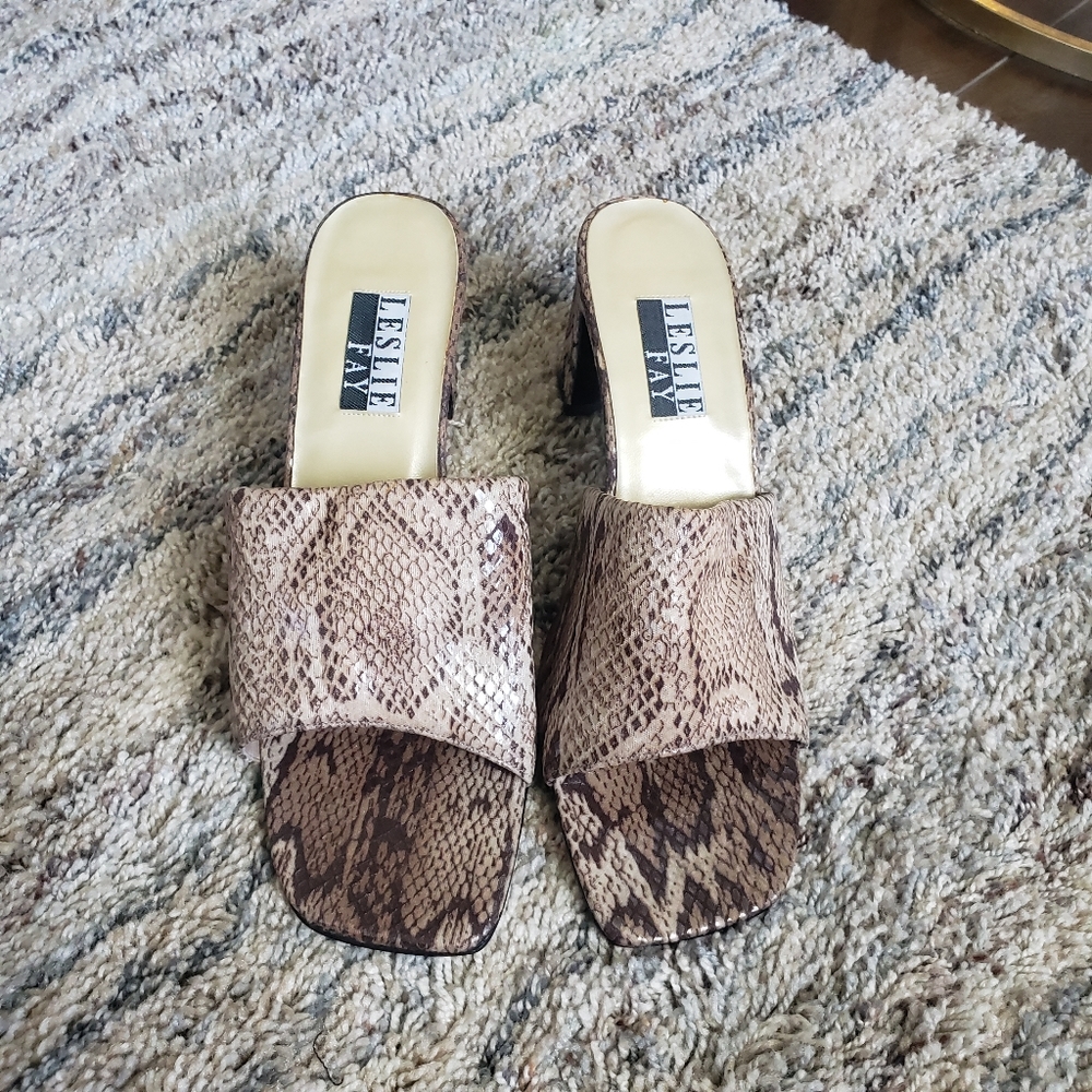 Leslie Fay heel sandals